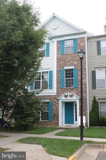 1161 Cypress Tree Place, Herndon, VA 20170 - photo 1