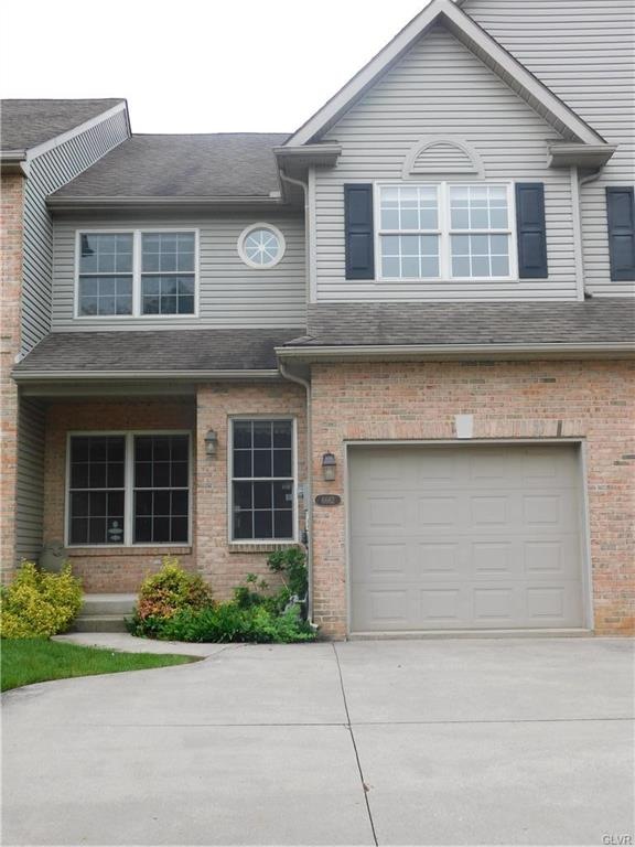 6662 Mine Dr, Macungie, PA 18062 - photo 1