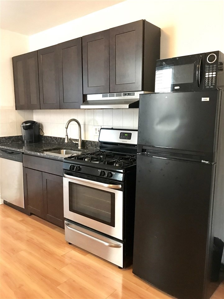 74 Cambridge Ave unit 1, Jersey City, NJ 07307 - photo 1