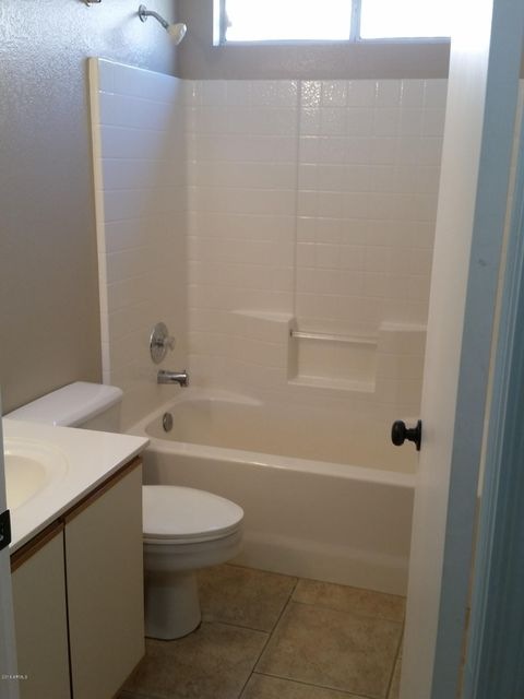 Bathroom2-2631South156thAve-Goodyear-Ari