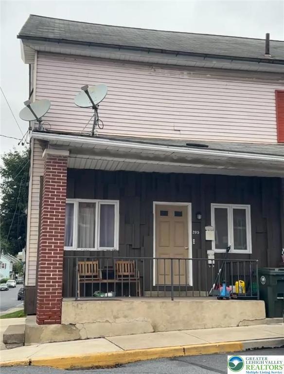 205 Penn St unit 2nd Floor, Bath, PA 18014 - photo 1