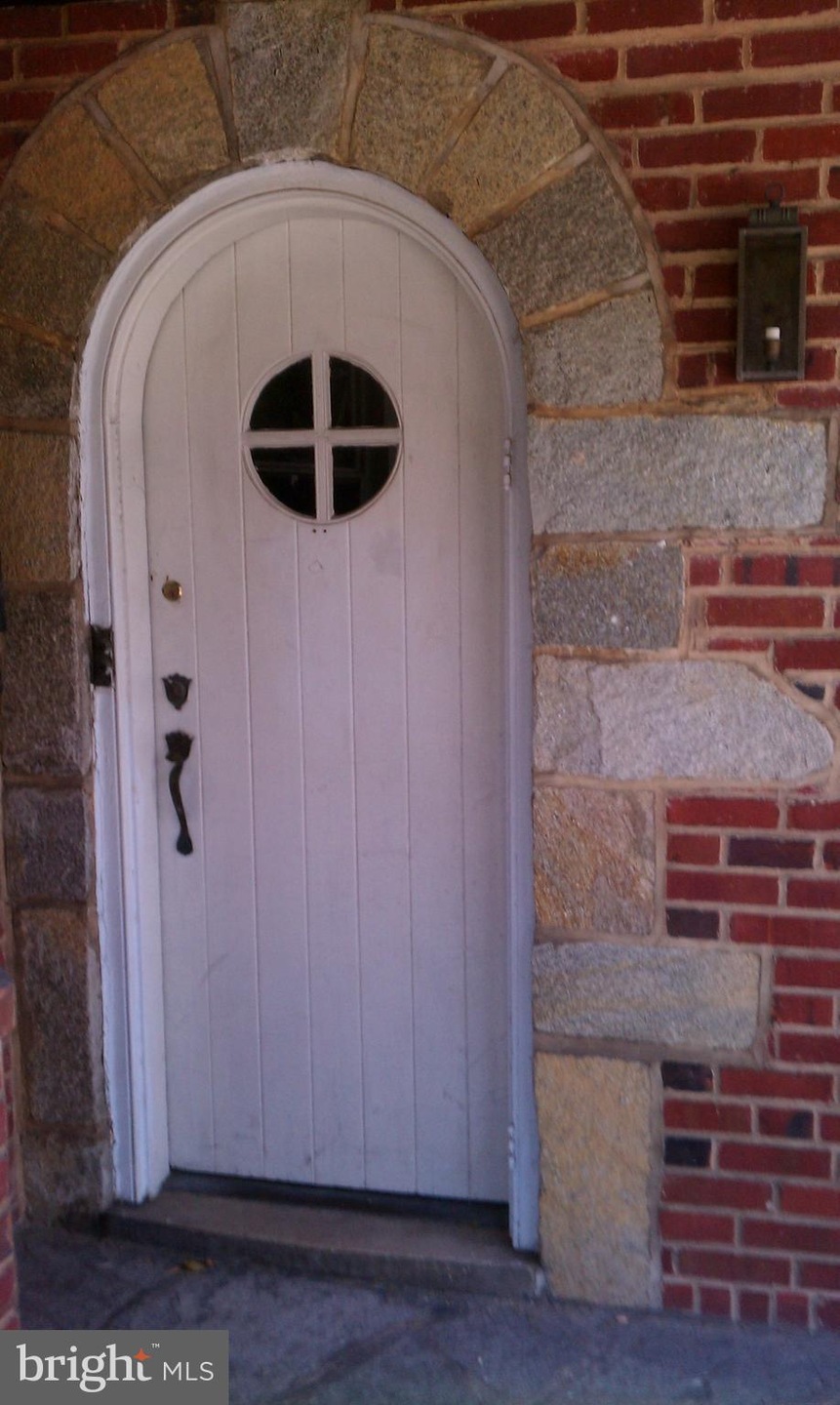 6201 Frederick Rd unit 2ND FLOOR, Catonsville, MD 21228 - photo 1