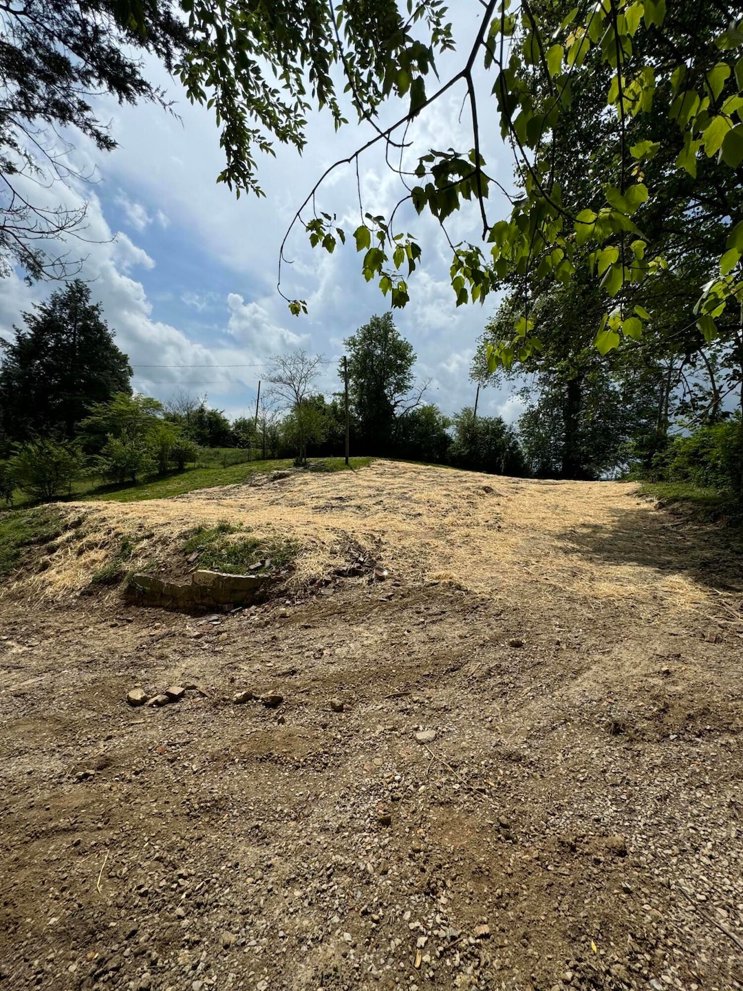 526 Balmoral Rd, Middlesboro, KY 40965 - photo 1