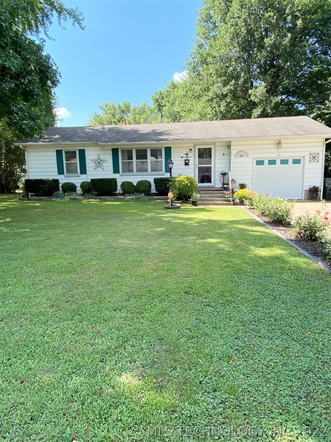 119 E Powell St, Claremore, OK 74017 - photo 1