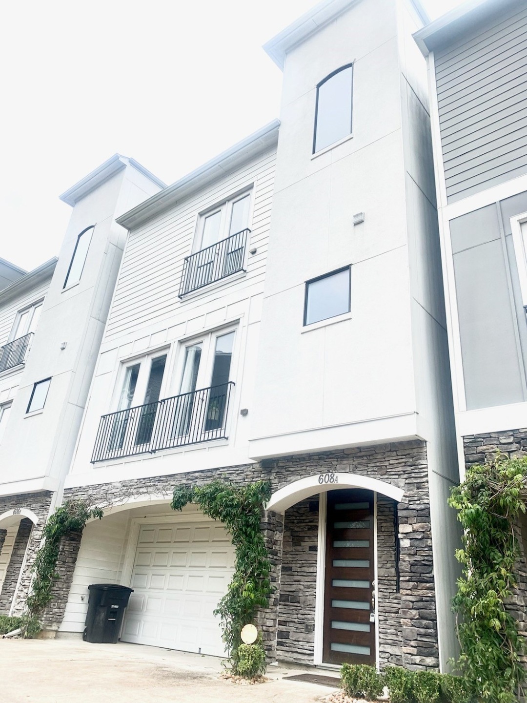 608 W 28th St unit A, Houston, TX 77008 - photo 1