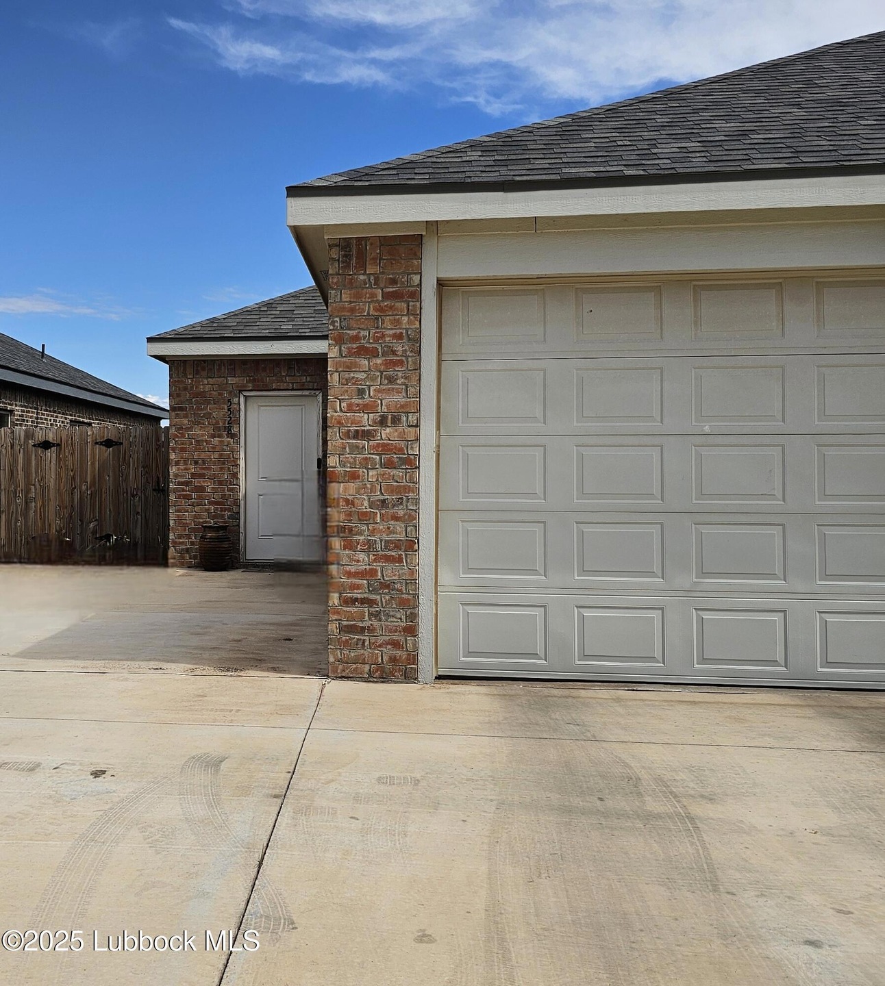 5528 Itasca Unit B front