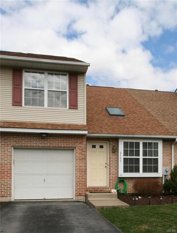 2755 Victoria Ln, Easton, PA 18045 - photo 1