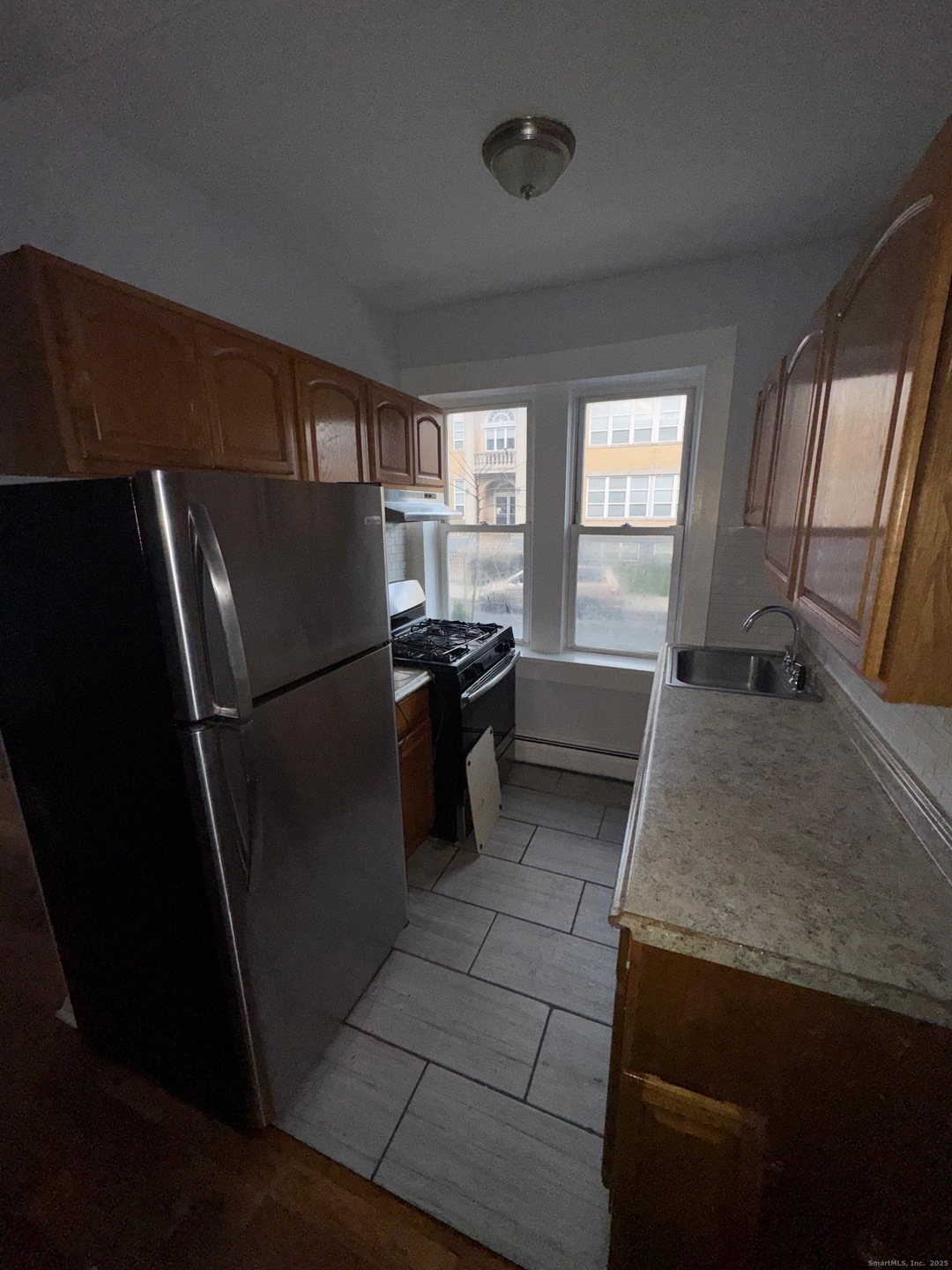 335 Wells St unit 7, Bridgeport, CT 06606 - photo 1
