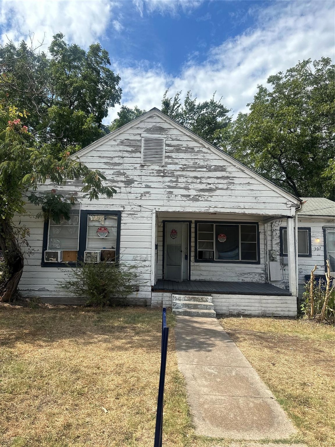 308 E Martin Luther King Dr, Ennis, TX 75119 - photo 1