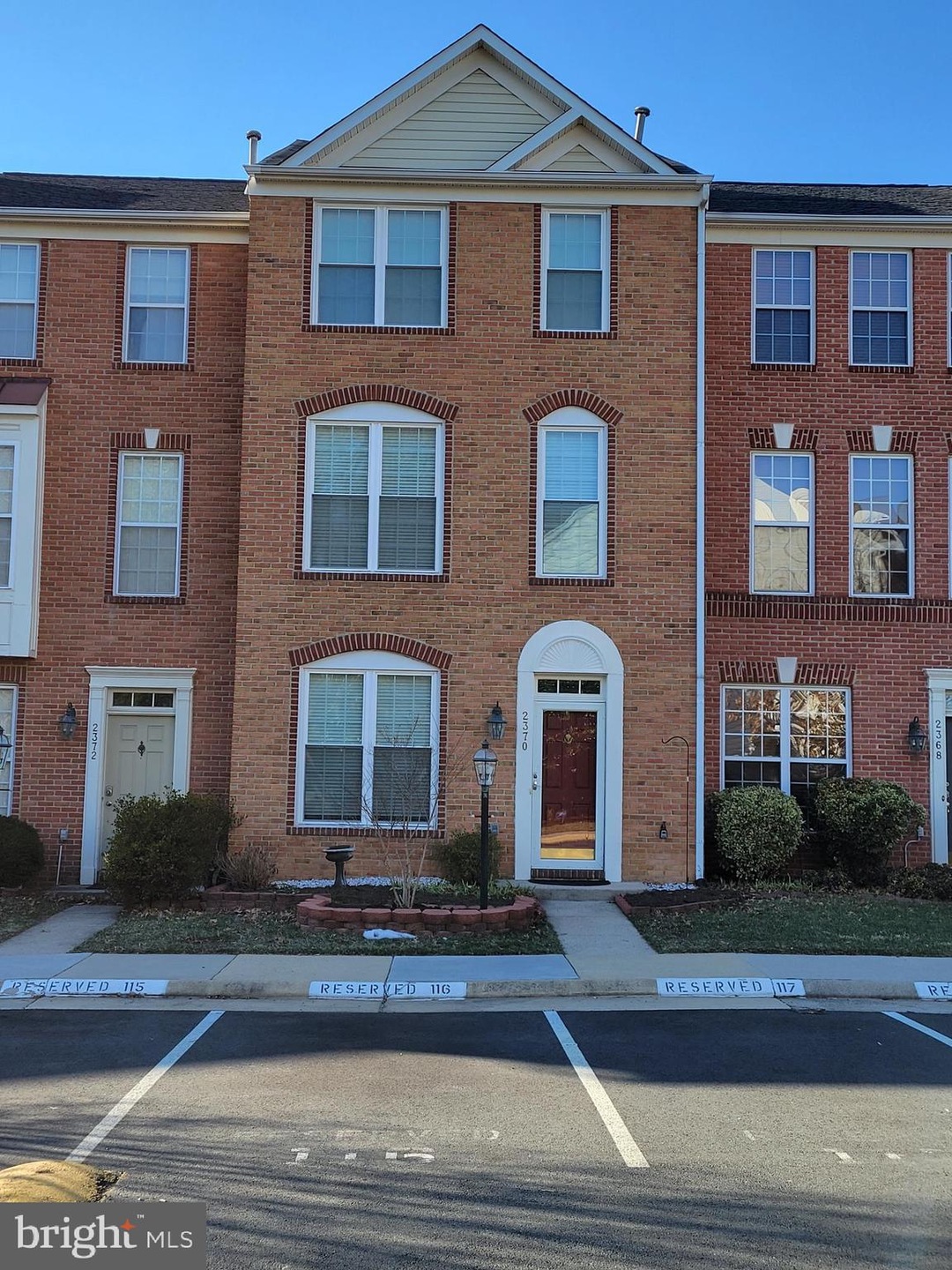 2370 Woodland Pond Ln, Herndon, VA 20171 - photo 1