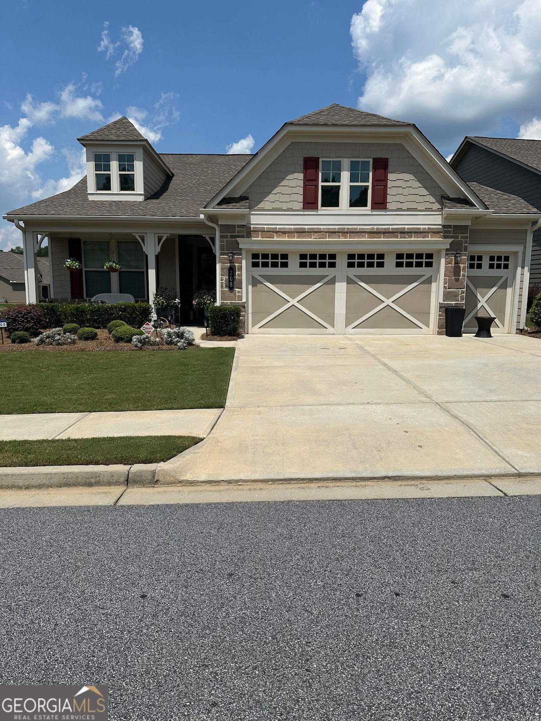 208 Silver Maple Ct, Peachtree City, GA 30269 - photo 1