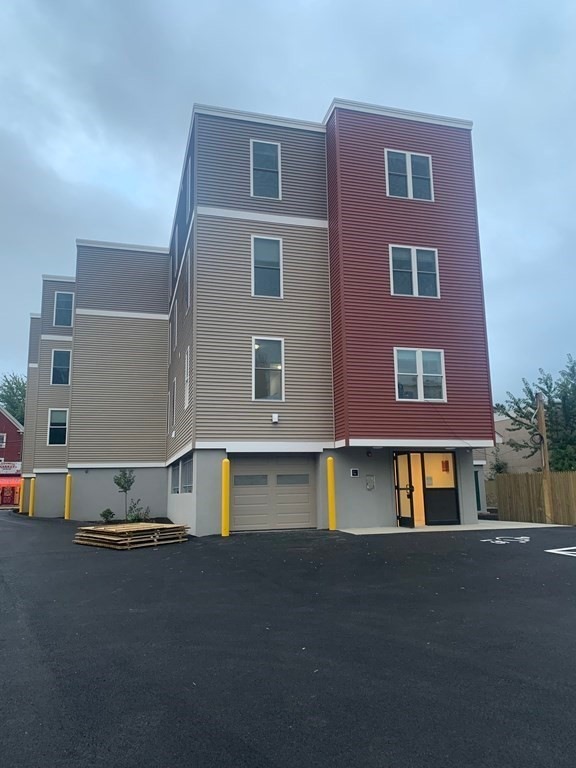 599 Summer St unit 203, Lynn, MA 01905 - photo 1