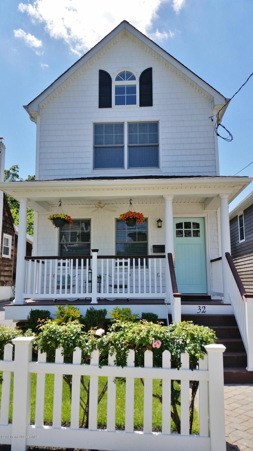 32 1st Street