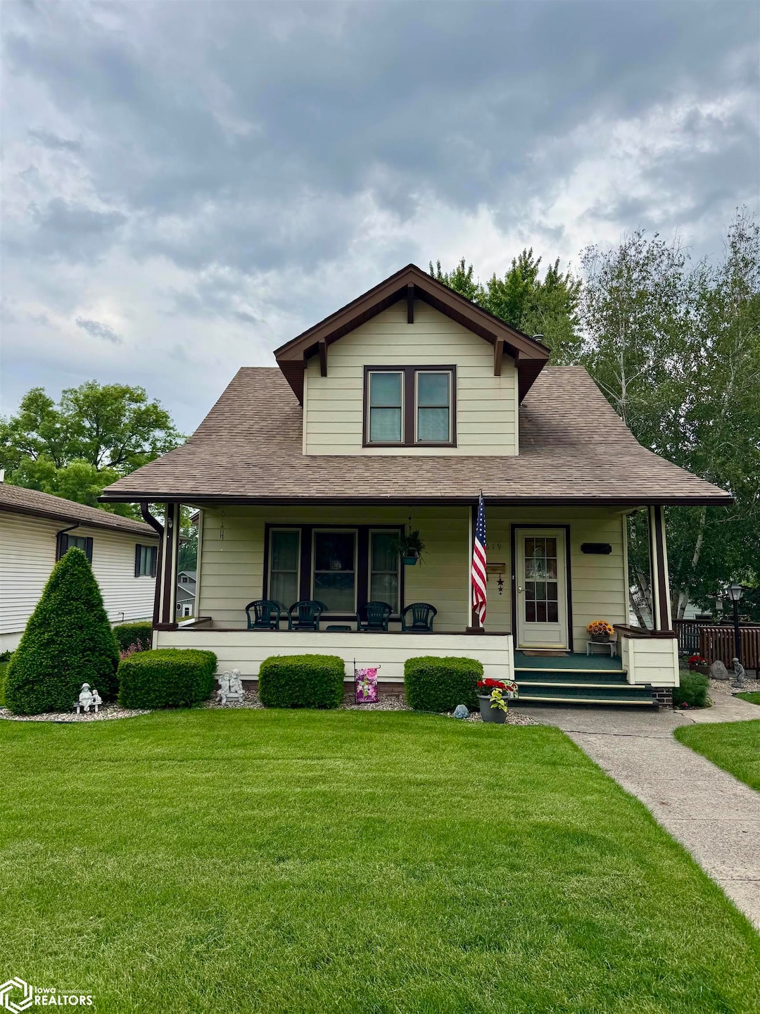 619 Tracy St, Audubon, IA 50025 - photo 1