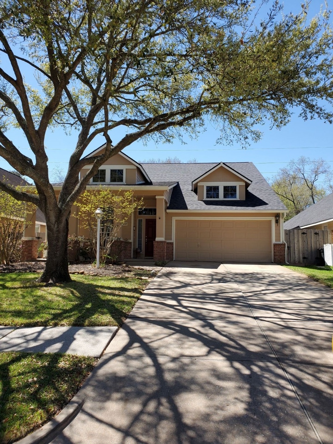 Welcome to this beautiful cozy cottage home!