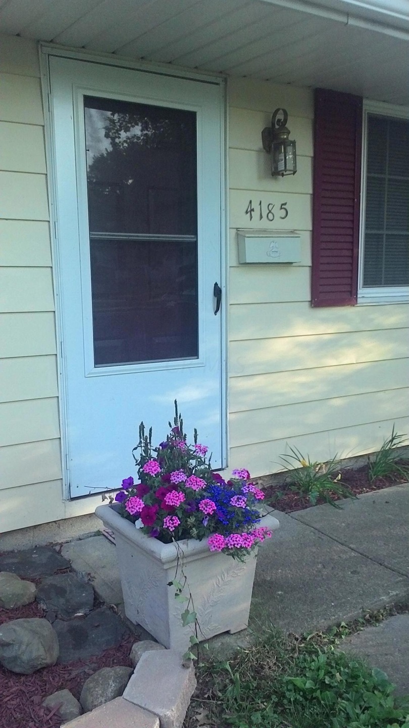 4185 Chandler Dr, Columbus, OH 43213 - photo 1