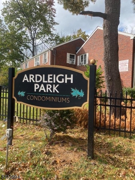 19 Carolyn Terrace unit 19B, Roselle, NJ 07203 - photo 1