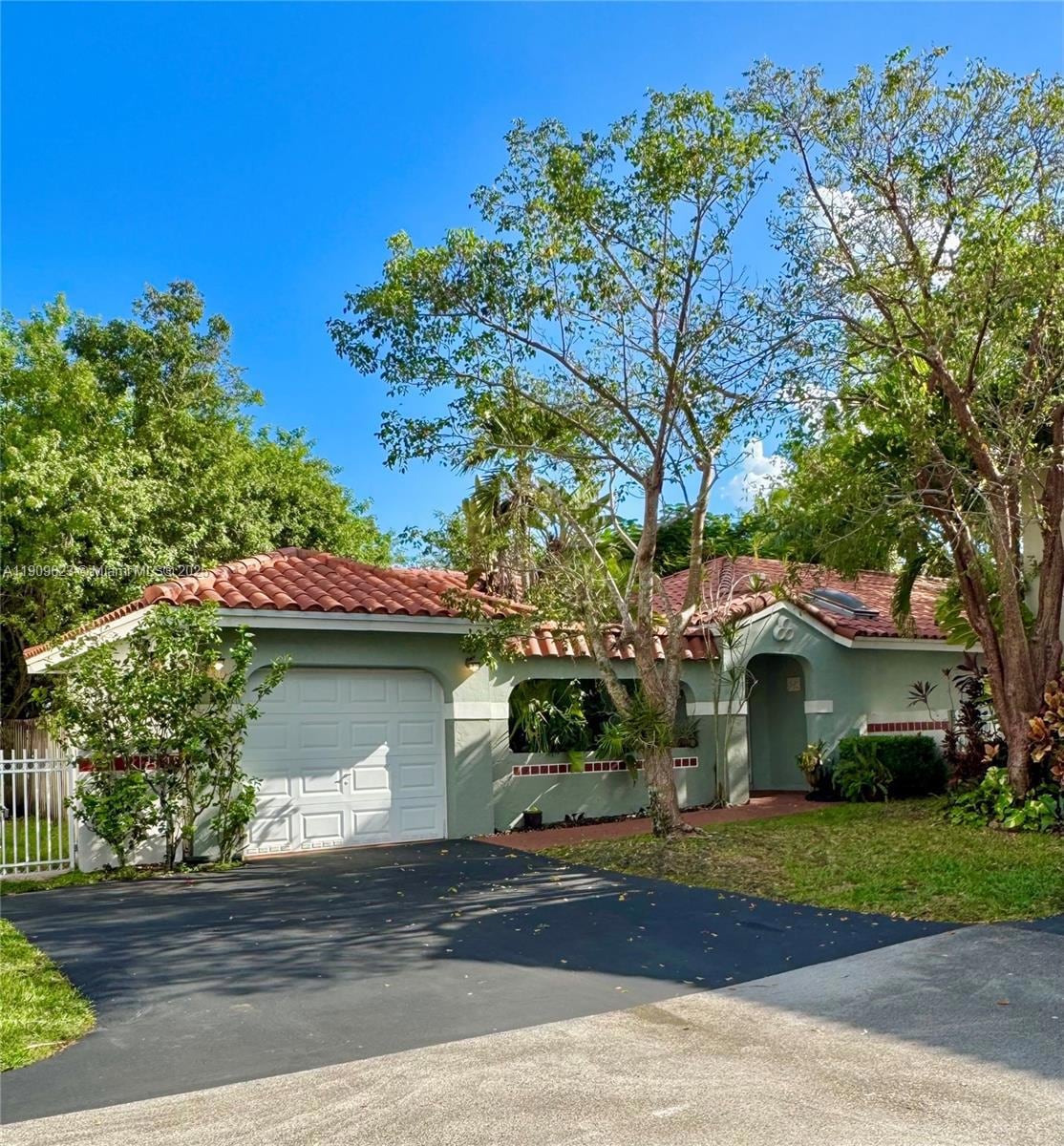 For Sale $572,000 • Co-Listing Agent