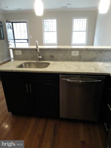 1004 48th St NE, Washington, DC 20019 - photo 1