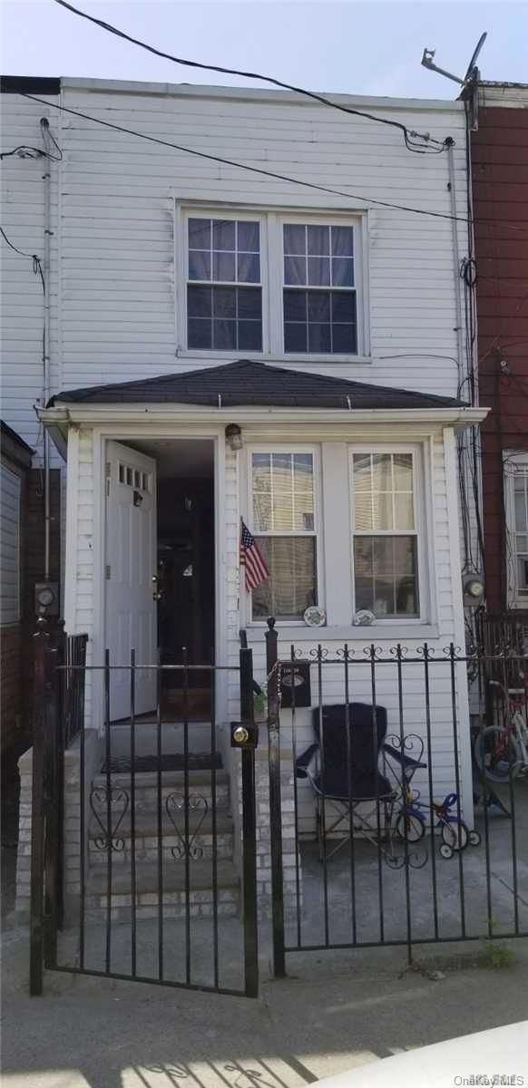 11836 154th St, Jamaica, NY 11434 - photo 1