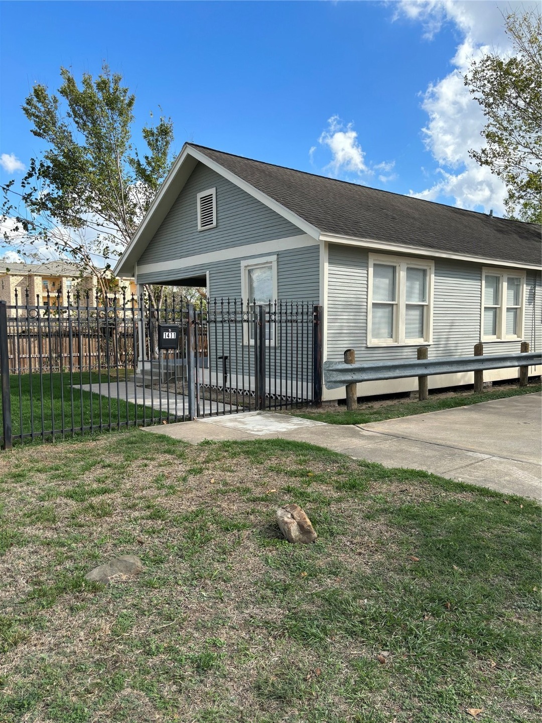 1411 W 34th St, Houston, TX 77018 - photo 1