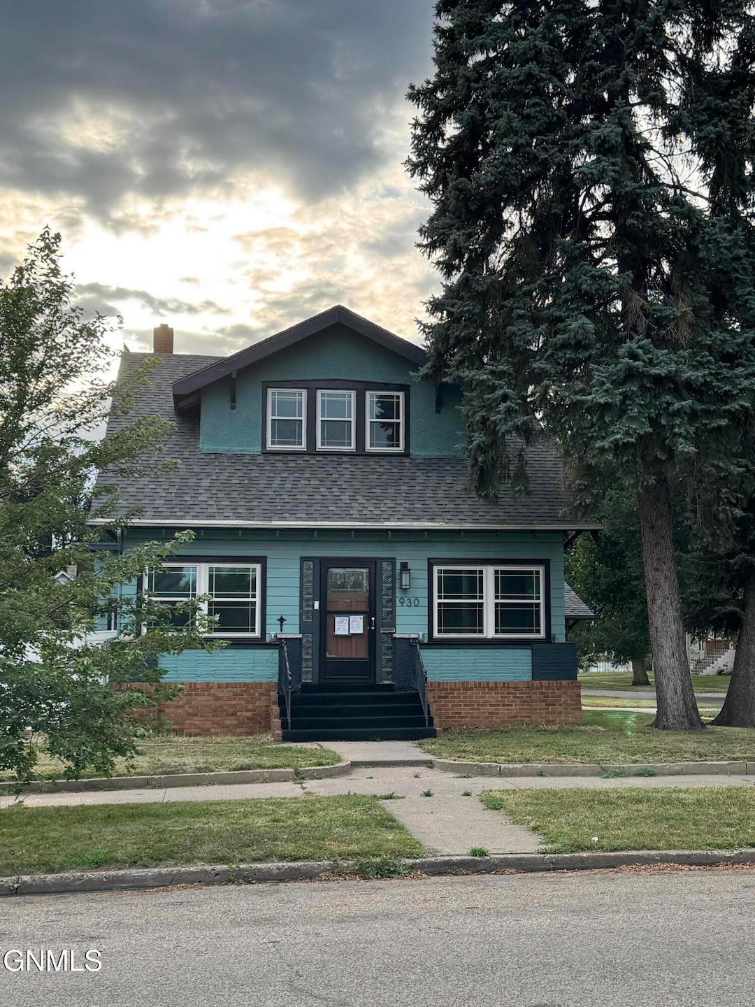 930 N 6th St, Bismarck, ND 58501 - photo 1