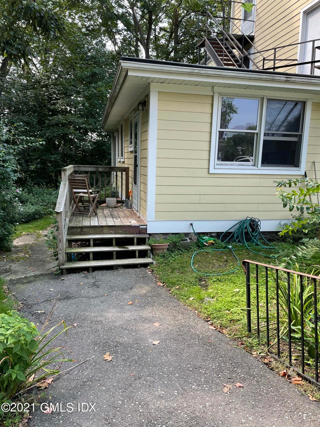 511 E Putnam Ave unit 1st Floor, Cos Cob, CT 06807 - photo 1