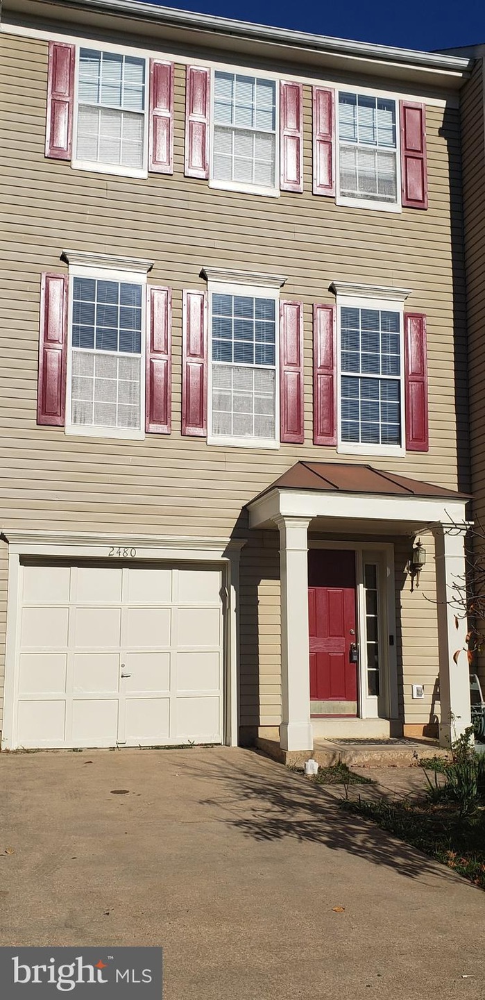2480 Clover Field Cir, Herndon, VA 20171 - photo 1