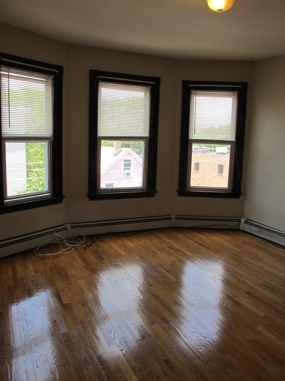 472 Windsor St unit 3L, Cambridge, MA 02141 - photo 1