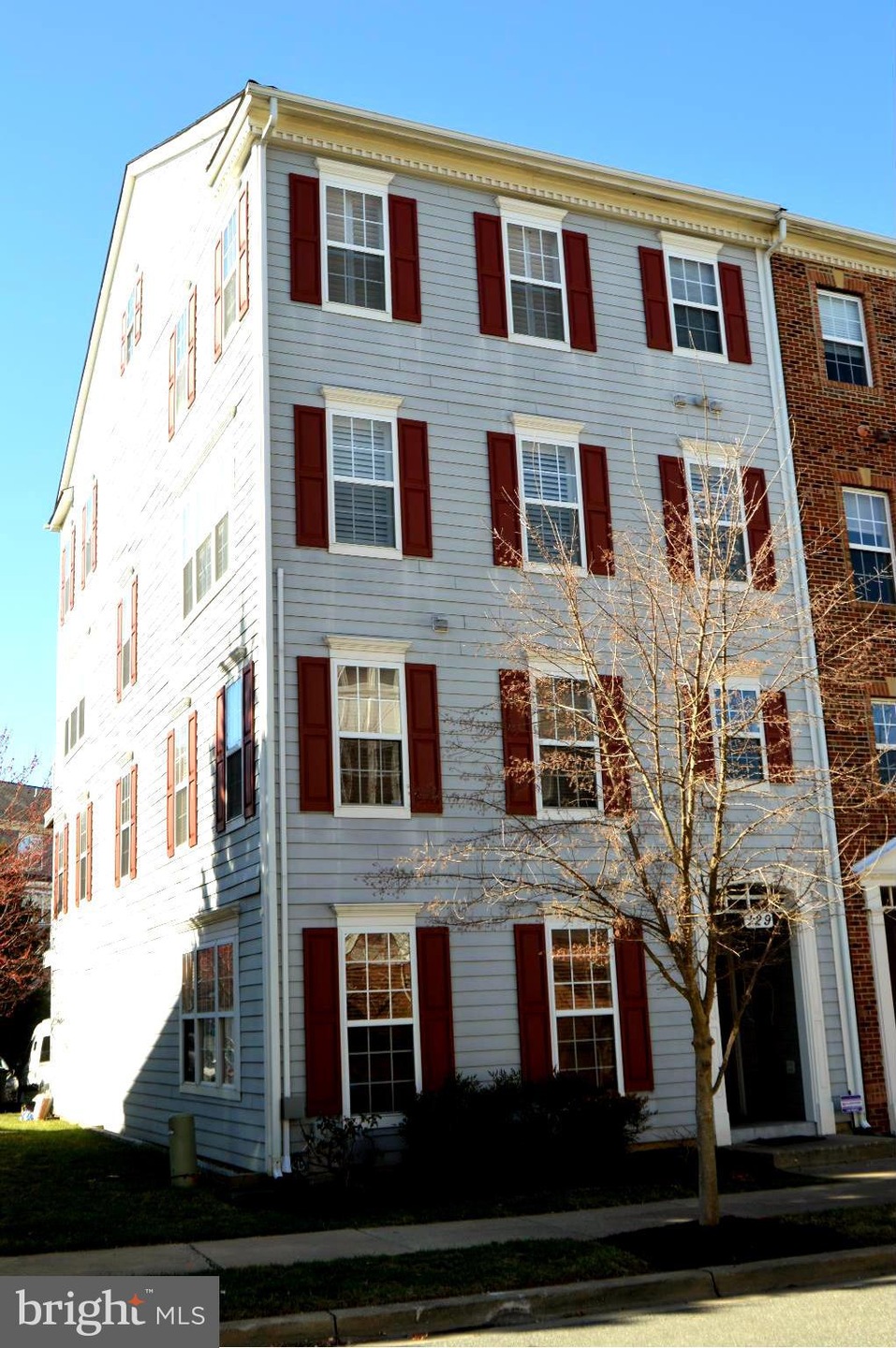 129 Chevy Chase St unit A, Gaithersburg, MD 20878 - photo 1