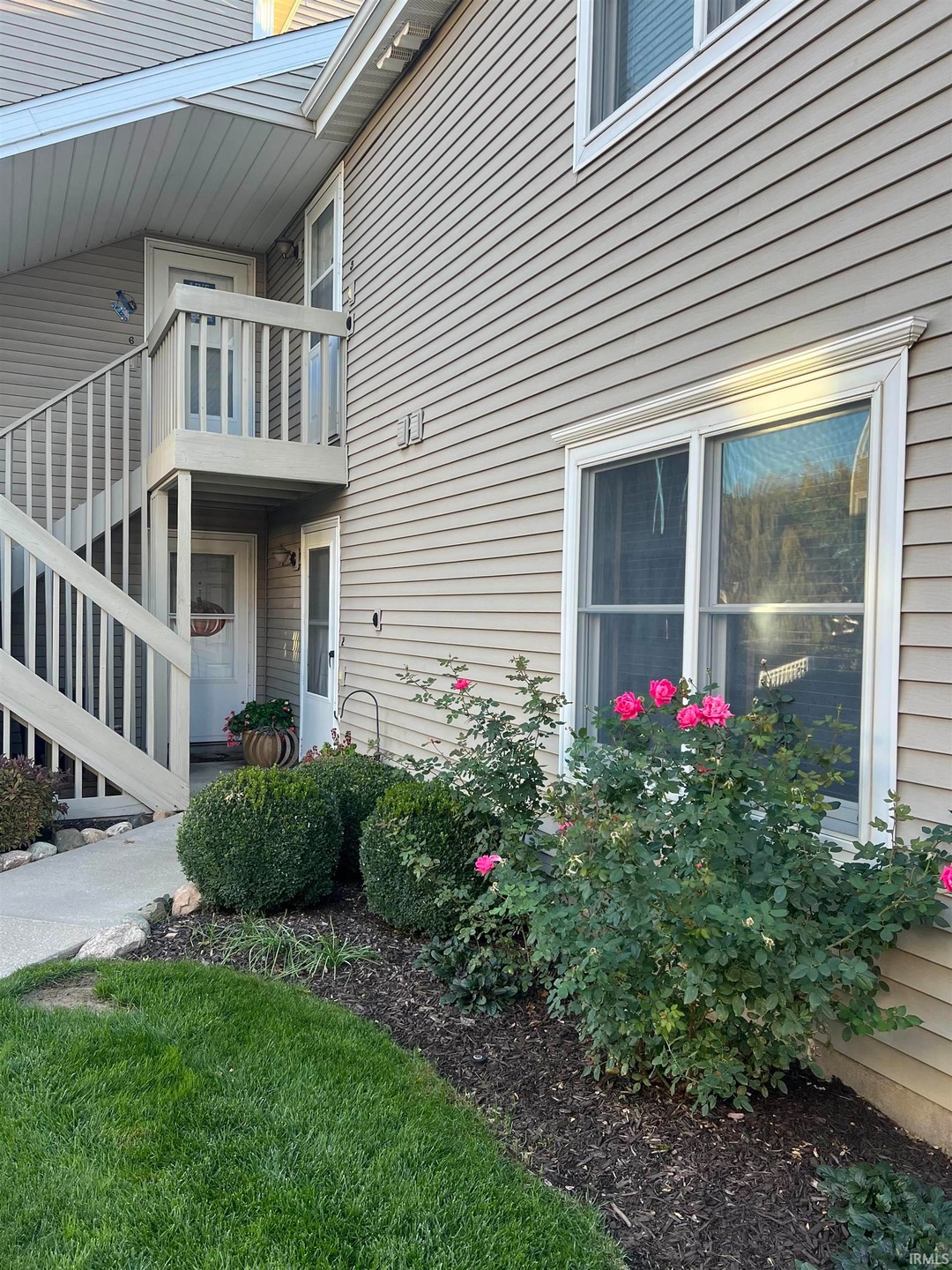 308 E Medusa St unit 2A, Syracuse, IN 46567 - photo 1