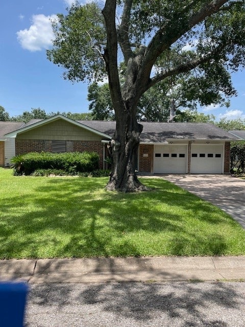 1210 Cypress St, Alvin, TX 77511 - photo 1