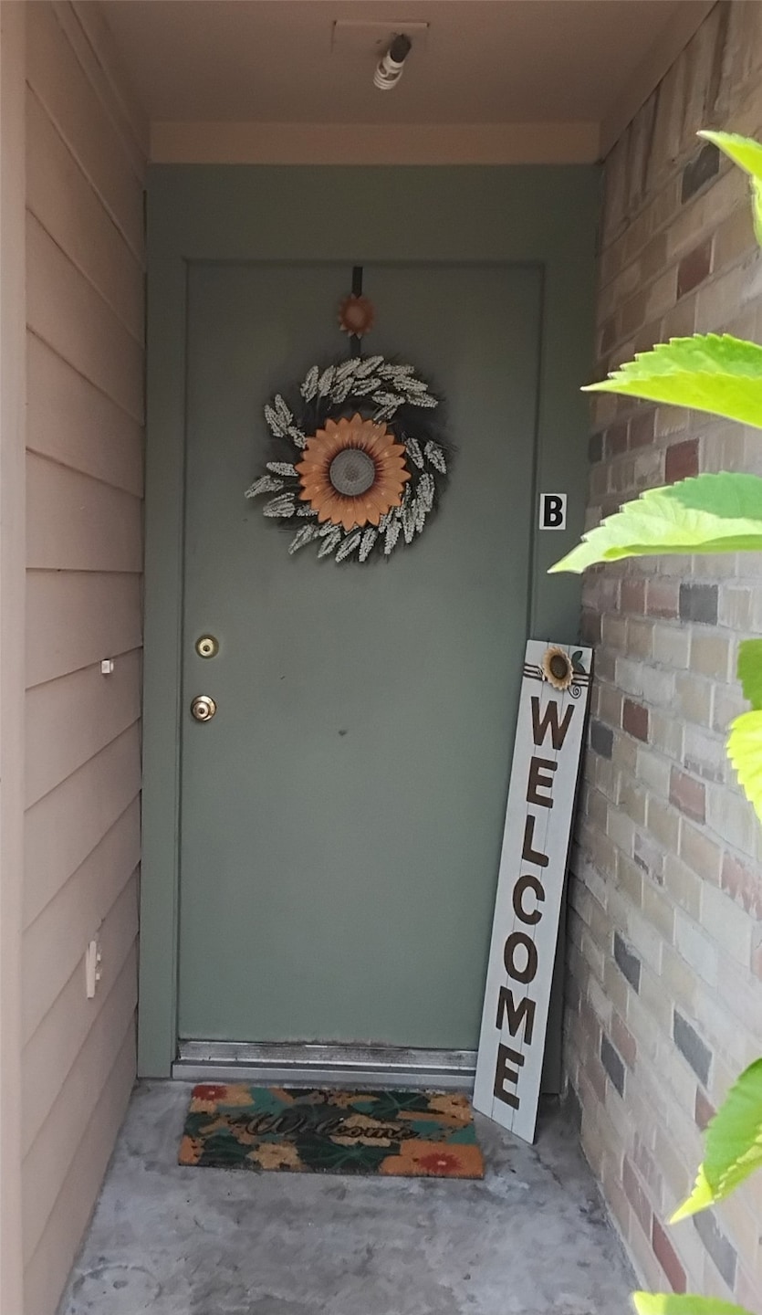 2071 Country Village Blvd unit B, Humble, TX 77338 - photo 1