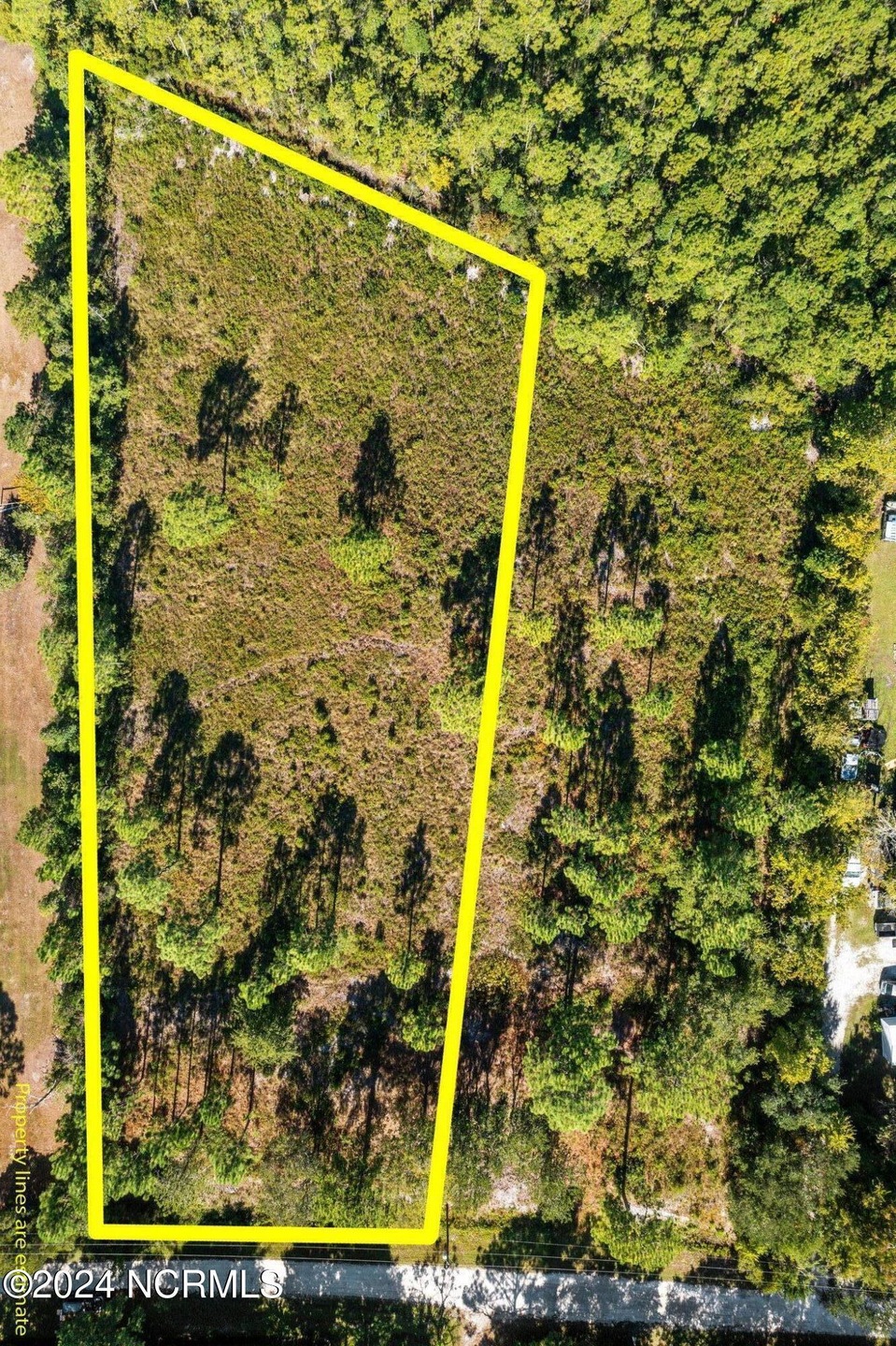 23-web-or-mls-Property Lines 2_1