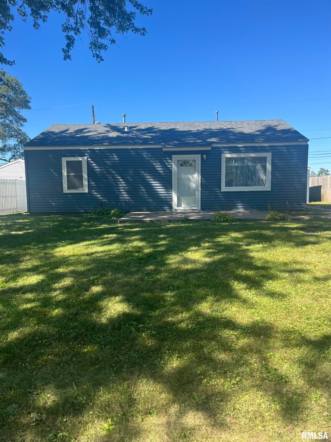 7308 N Pine St, Davenport, IA 52806 - photo 1