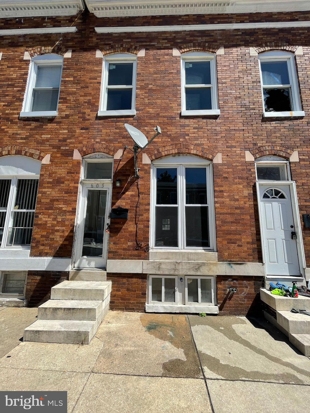 605 Glenolden Ave, Baltimore, MD 21216 - photo 1