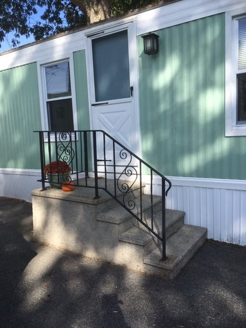 812 Forest Park Rd, Middletown, RI 02842 - photo 1