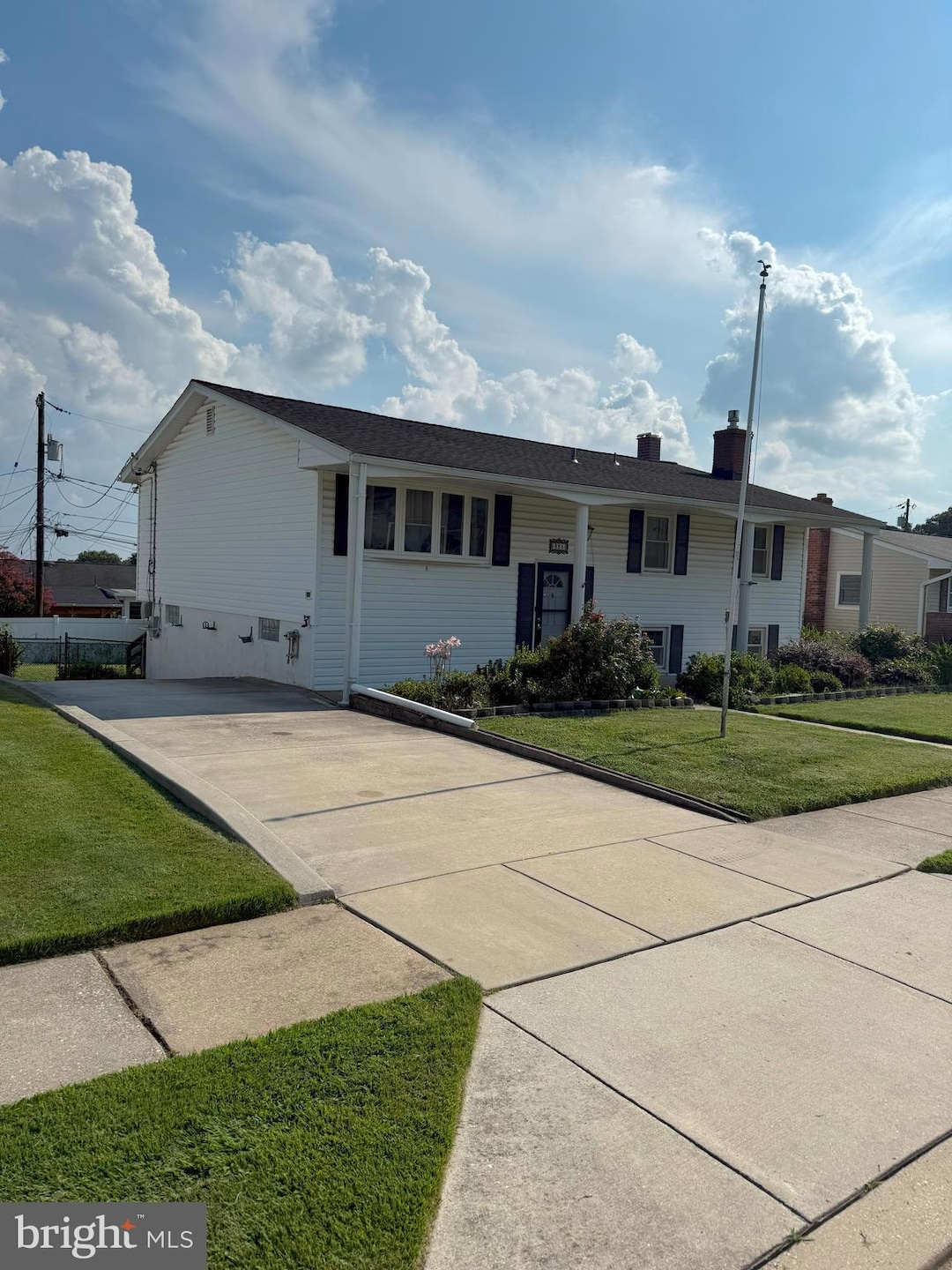 895 Gordon Dr, Glen Burnie, MD 21061 - photo 1