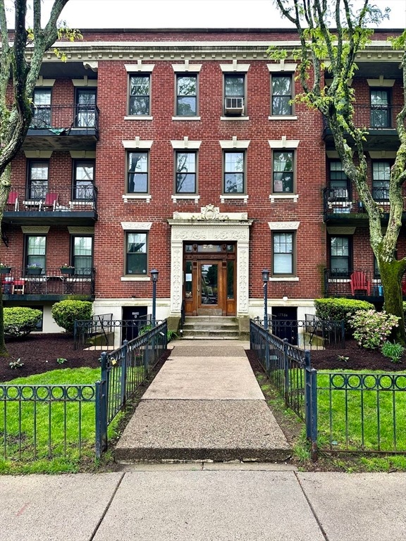 1758 Commonwealth Ave unit 7, Brighton, MA 02135 - photo 1