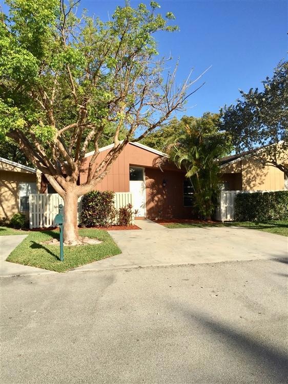 22235 Woodborn Dr, Boca Raton, FL 33428 - photo 1