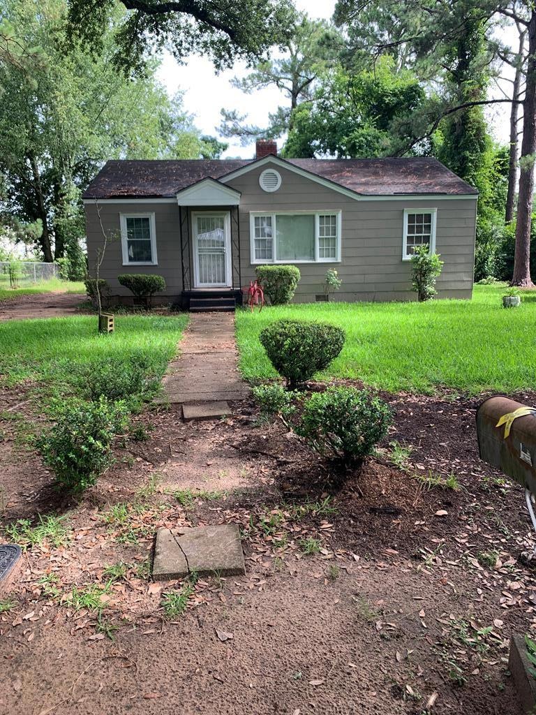 1313 W Highland Ave, Albany, GA 31707 - photo 1