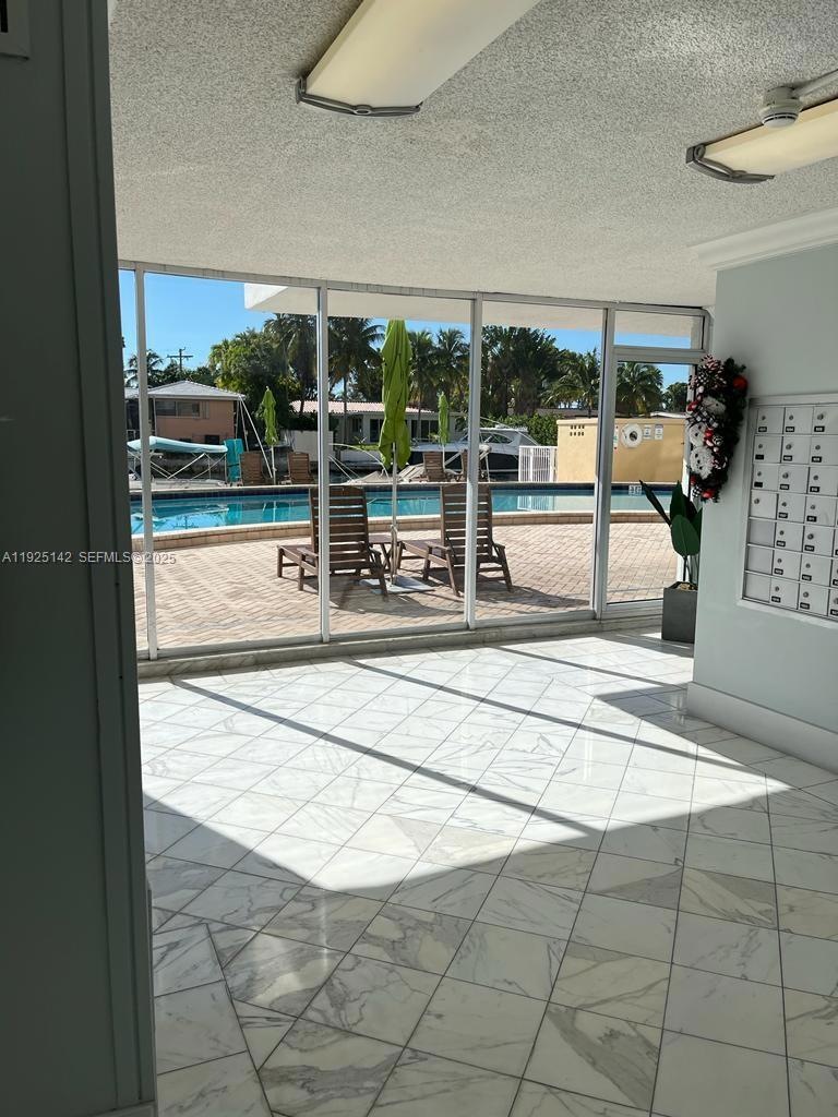 2020 NE 135th St unit 609, North Miami, FL 33181 - photo 1