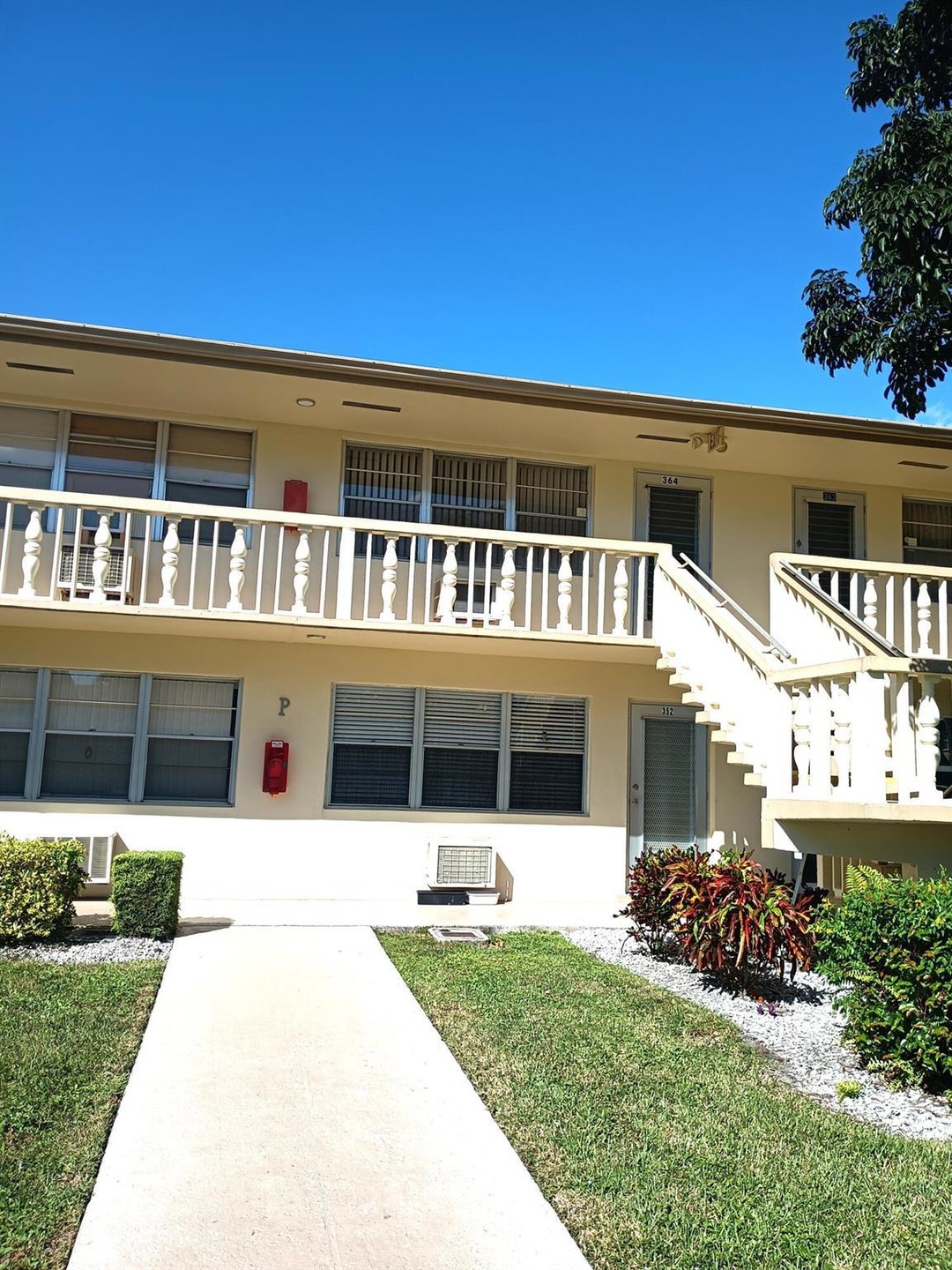 352 Windsor P, West Palm Beach, FL 33417 - photo 1