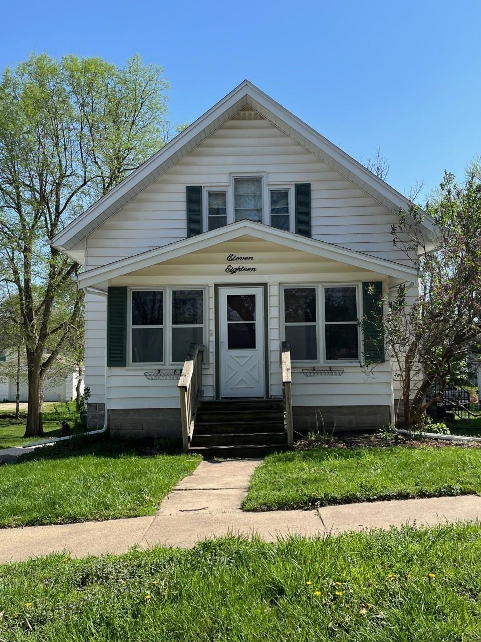 1118 W 8th St, Cedar Falls, IA 50613 - photo 1