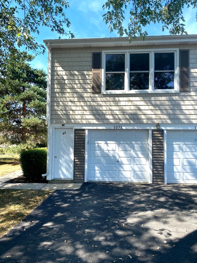 1071 Glouchester Harbor unit 2704, Schaumburg, IL 60193 - photo 1