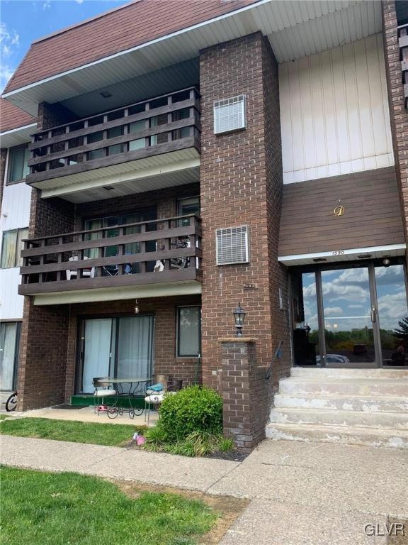 1590 Alta Dr unit 21, Whitehall, PA 18052 - photo 1