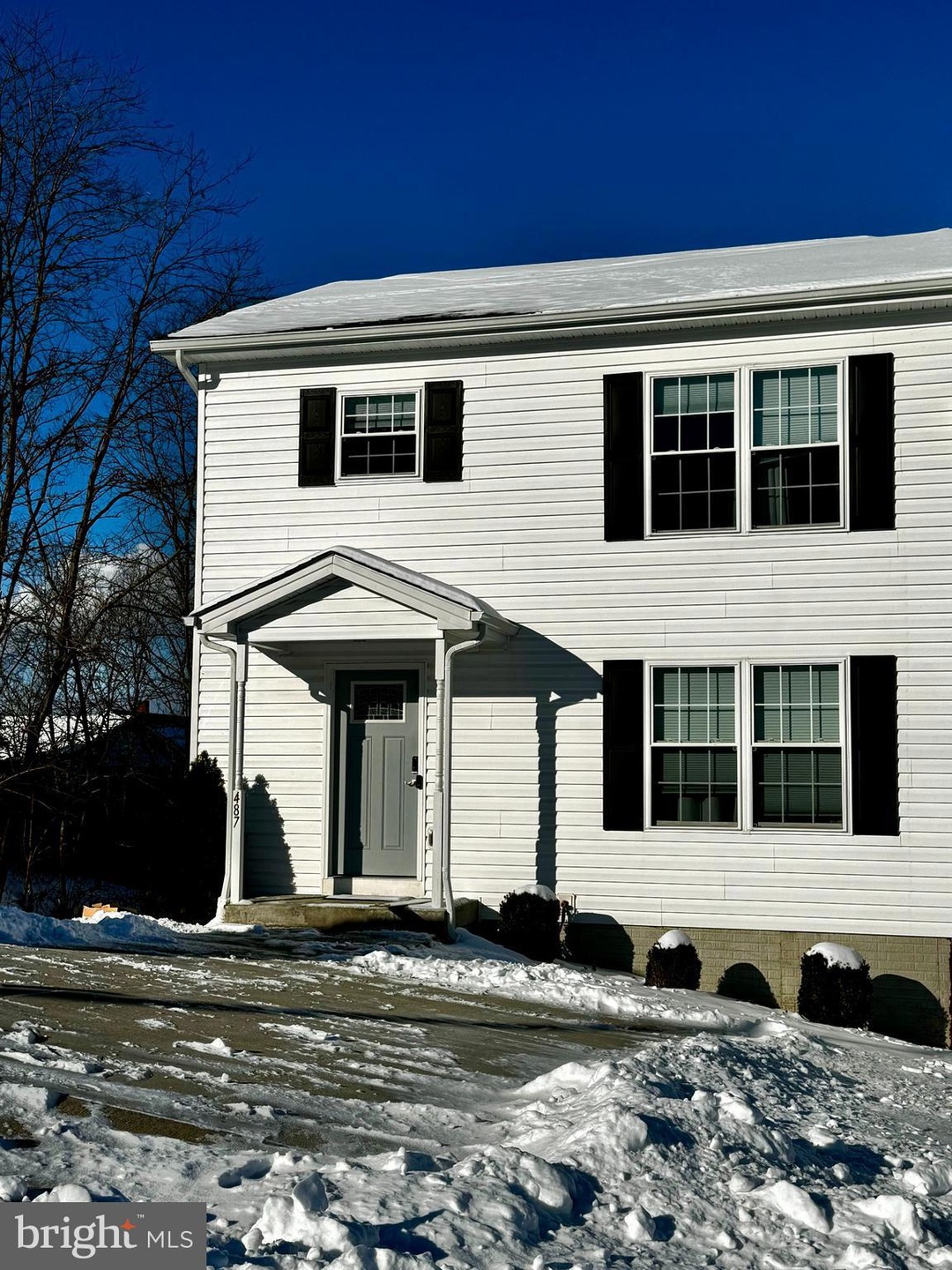 487 Stonewall St, Strasburg, VA 22657 - photo 1