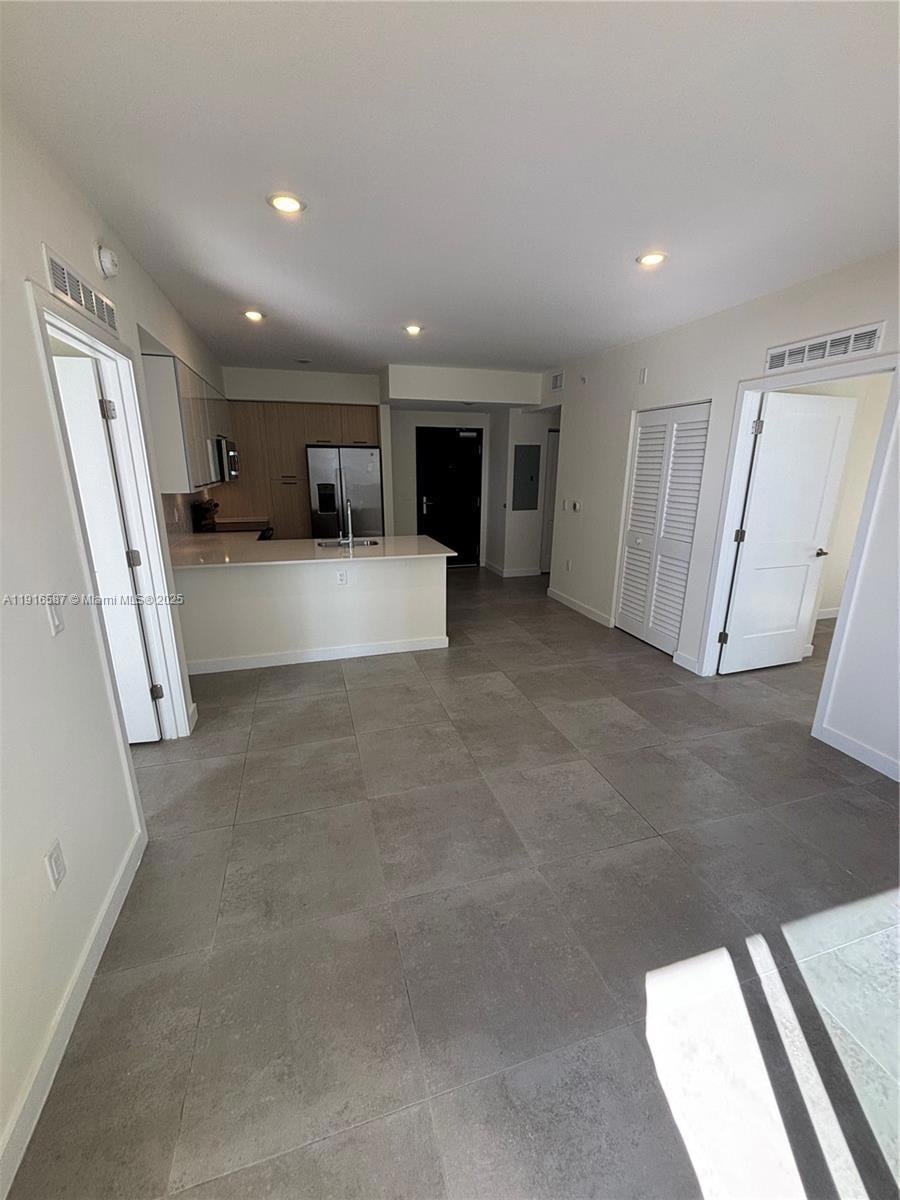 16395 Biscayne Blvd unit 1413, North Miami Beach, FL 33160 - photo 1