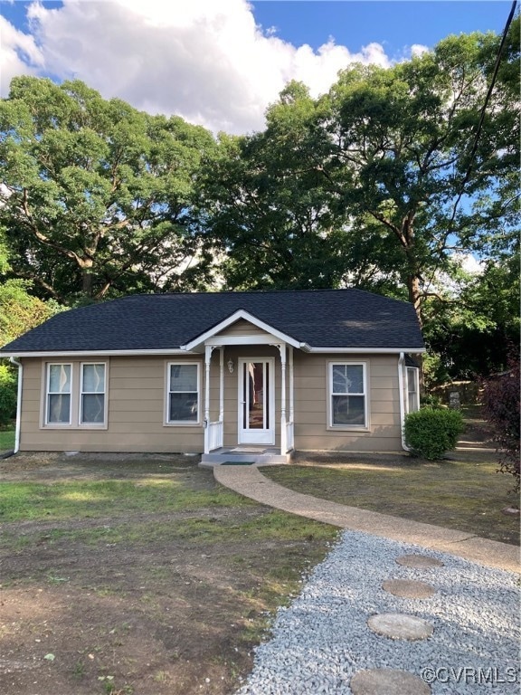 Exterior freshly painted. Roof approximately 2-3 y