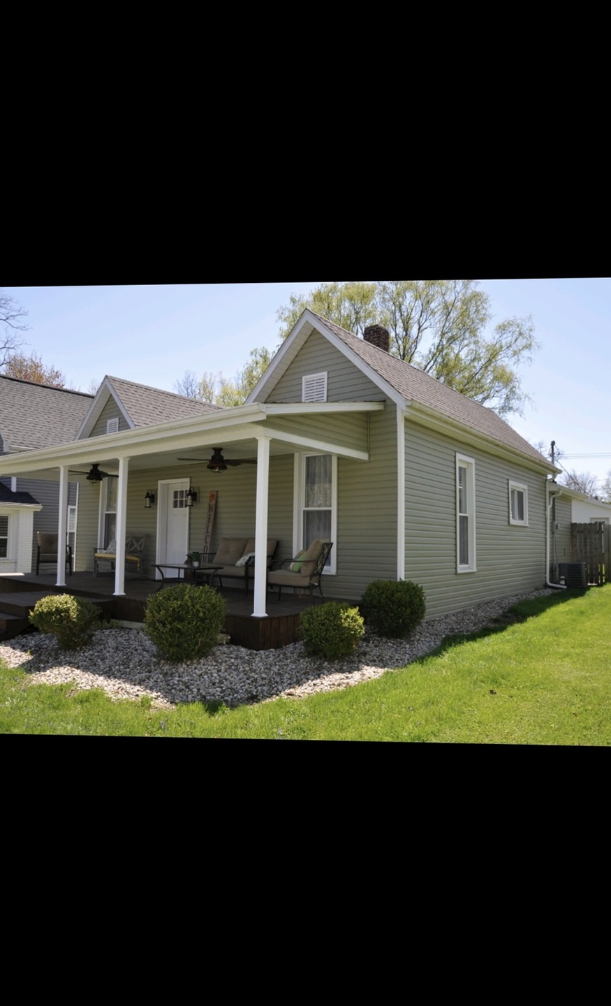 410 E Cherry St, Bluffton, IN 46714 - photo 1